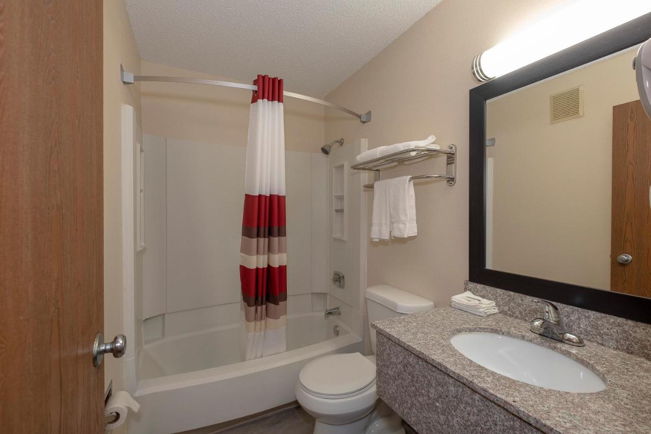 Red Roof Inn Бристол Екстериор снимка