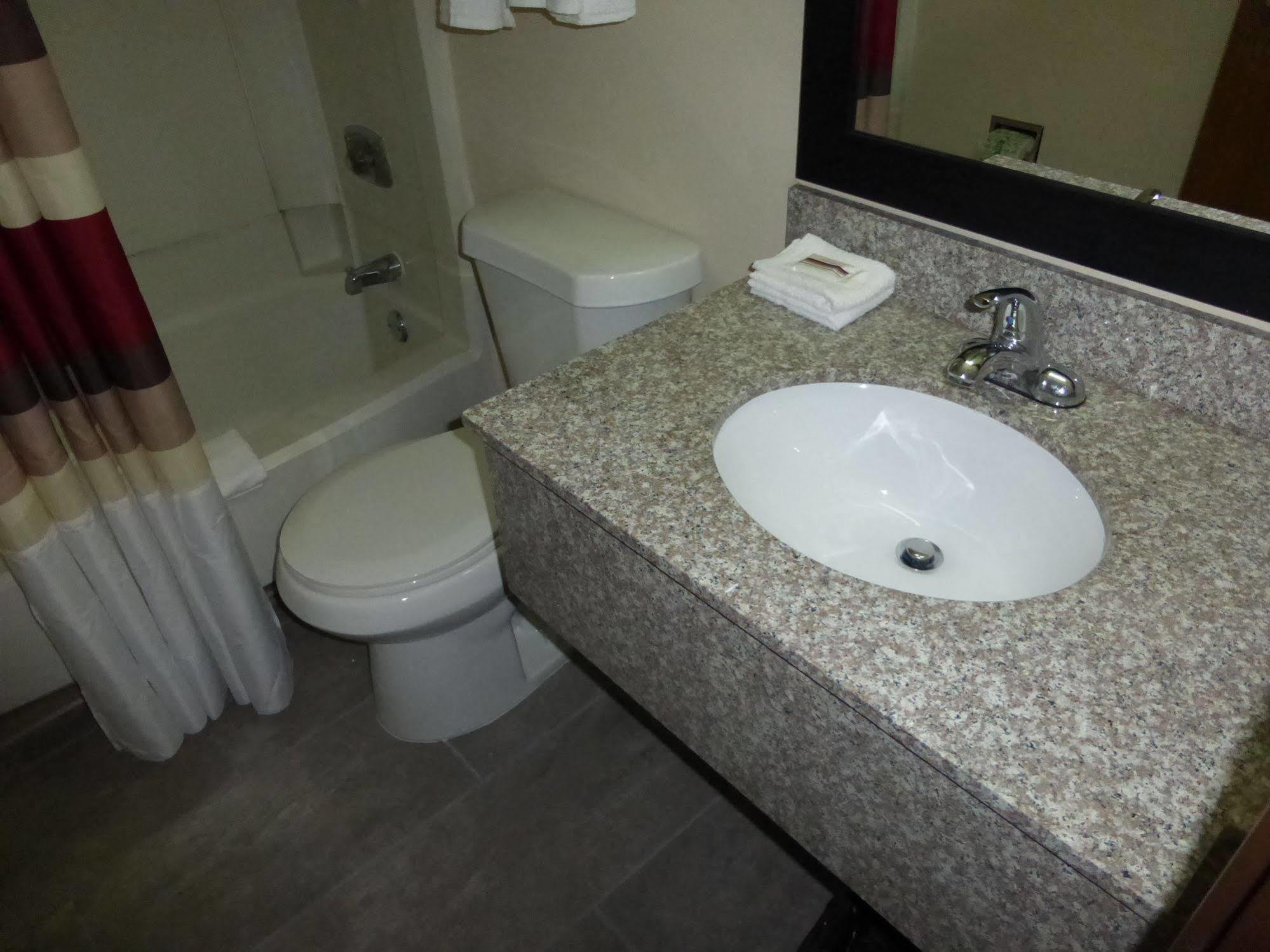 Red Roof Inn Бристол Екстериор снимка