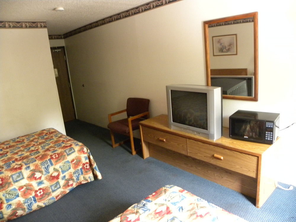 Red Roof Inn Бристол Екстериор снимка