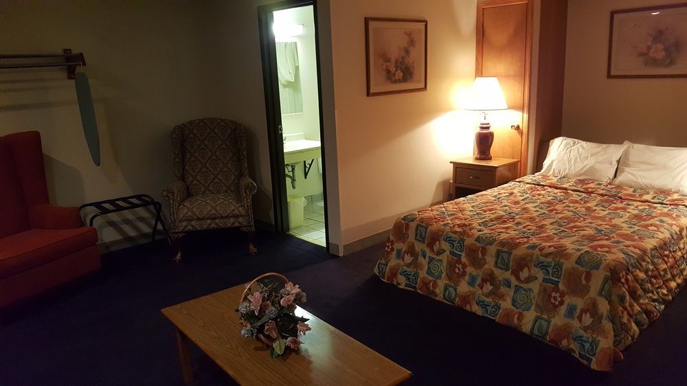 Red Roof Inn Бристол Екстериор снимка